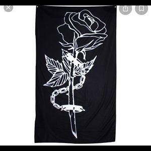 BALL AND CHAIN ROSE TAPESTRY
